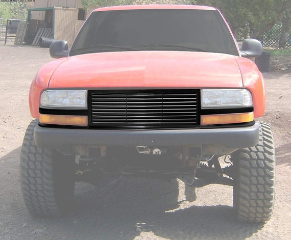 ARMORDILLO® 1998-2004 Chevrolet S10 Horizontal Style Front Grille -Matte Black