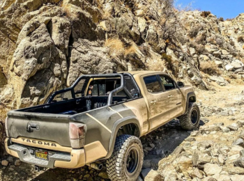 armrodillo-chase-rack-for-toyota-tacoma-roll-bar-offroad